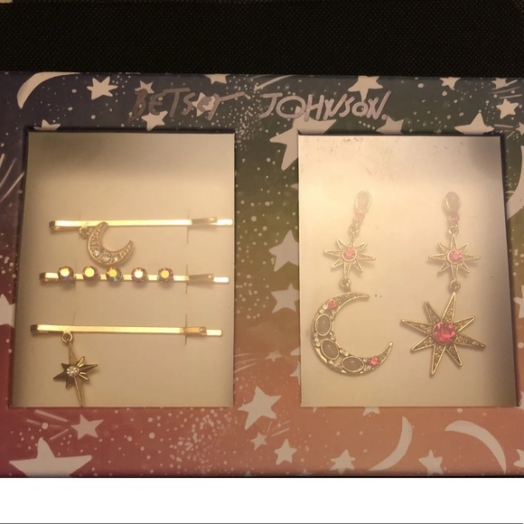 Betsey Johnson Gold Tone Moon & Star Mismatch Drop Earrings & 3PC Bobby Pin Set - Picture 7 of 9